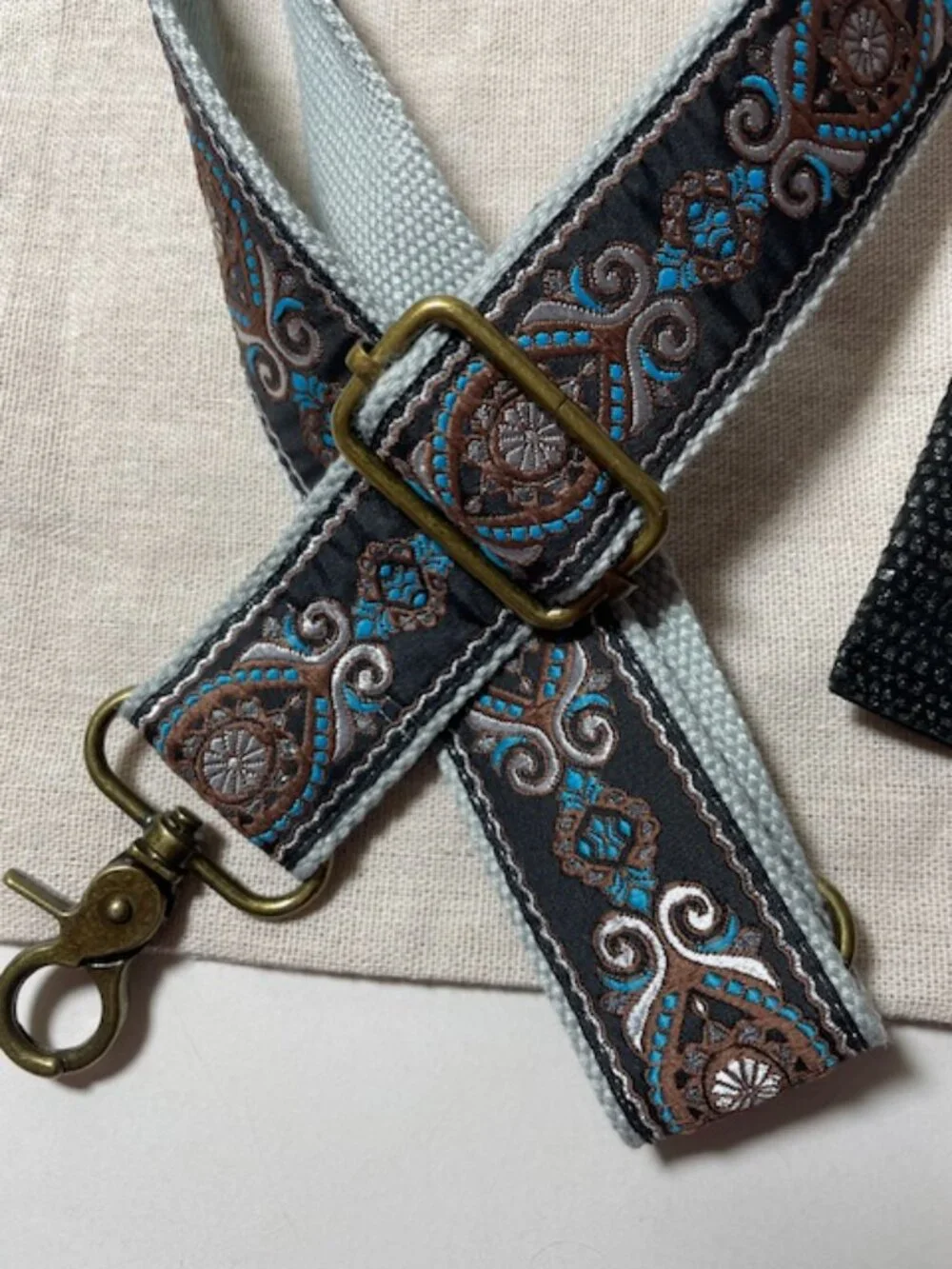 Latico Card Holder Black + Embroidered Strap NEW - Picture 4 of 6